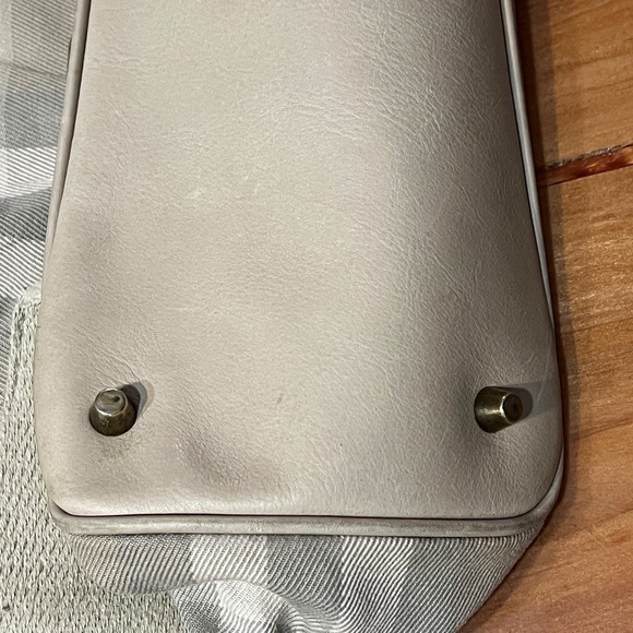 Burberry Womens Plaid Leather Top Shoulder Handbag Canvas Buckle Purse Cream - Picture 4 of 16